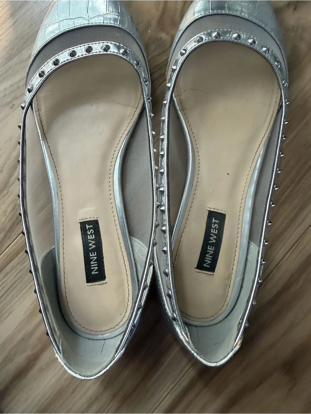 Nine West Silver Pointed Toe Croc-Textured Stud Flats 7.5